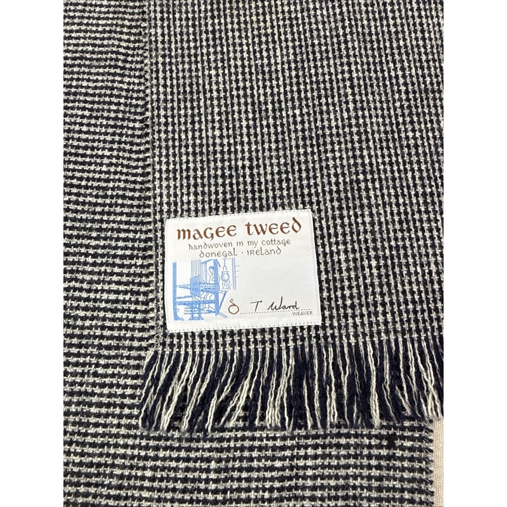Magee Tweed Scarf Handwoven Black Gray Small Houndstooth Fringe Outdoor Preppy